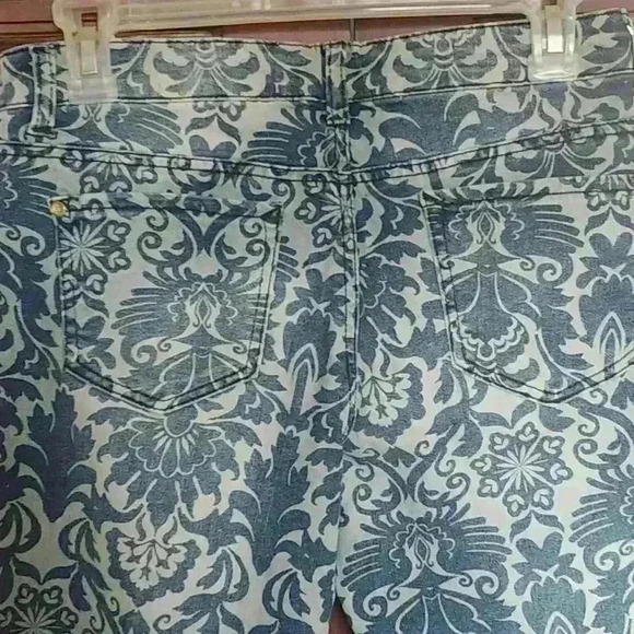 Sacred Virtue Jeggings - Picture 4 of 10